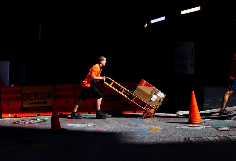 Australia’s unemployment hits 4-1/2 year high, lessens risk of rate rise