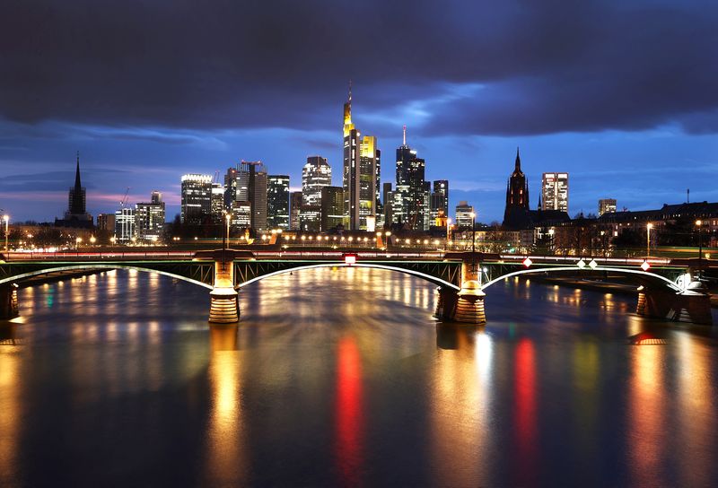 German private sector contracts for second month running, PMI shows