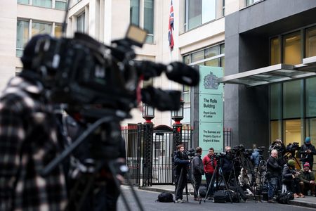 Prince Harry v Murdoch: lawyers due back in court after last-gasp deal talks