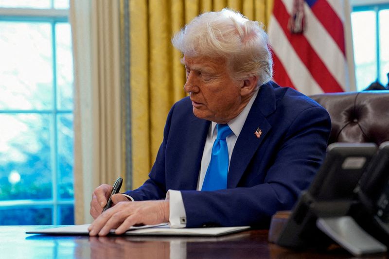 Trump administration turns to US Supreme Court in bid to fire agency head