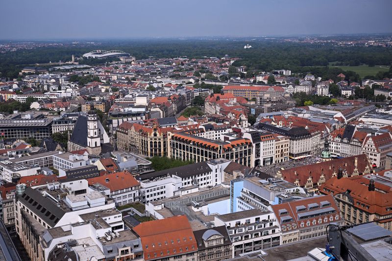German cities struggle with budget amid rising costs, weak economy, survey shows