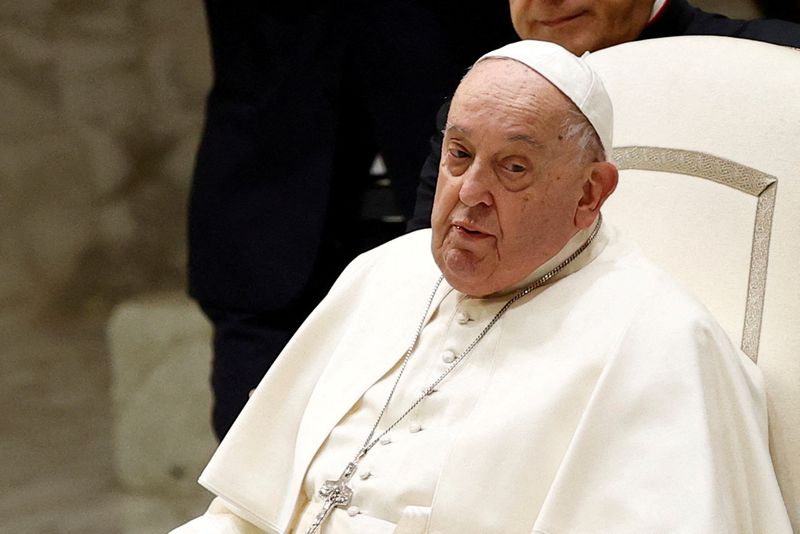 Doctors change pope's treatment to tackle 'complex' situation, Vatican says