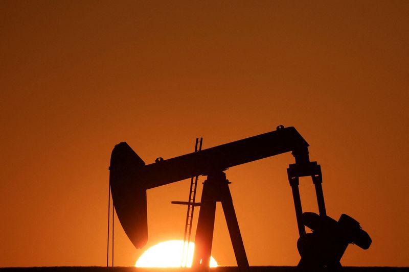 Oil prices ease after report of US crude inventories rise