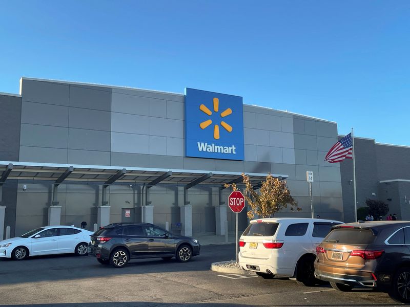 Walmart forecasts sales for fiscal 2026 revenue below estimates on cautious spending