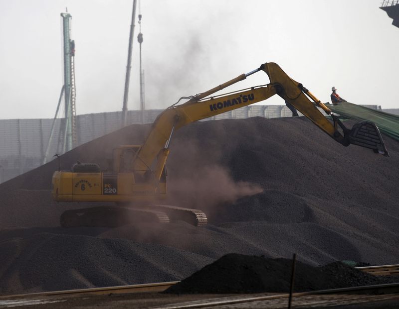 Iron ore dips on Chinese steel export concerns, US-Sino trade tensions
