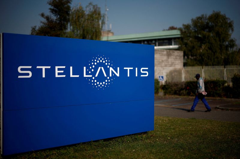 Stellantis cautious on turnaround as it searches for new CEO