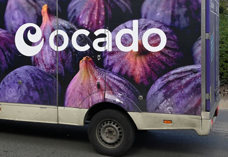 Ocado shares dive as robotic roll-out disappoints