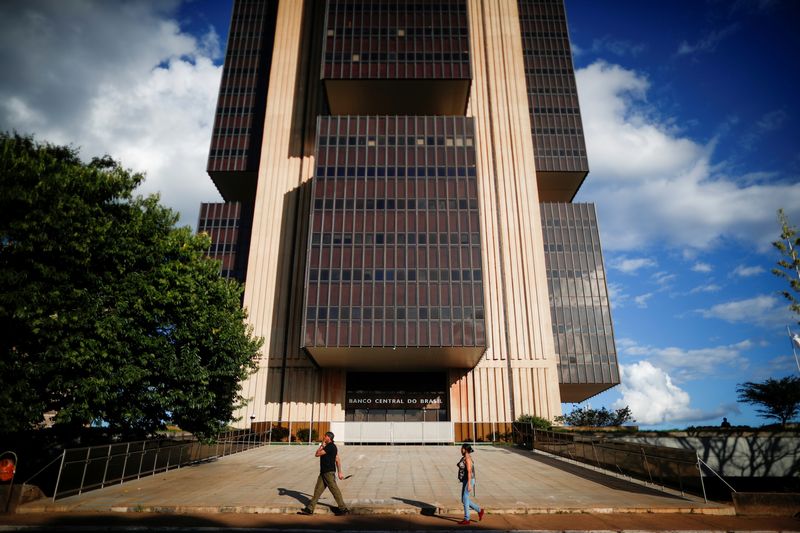 Brazilian financial institutions see growing fiscal risks, cenbank survey shows
