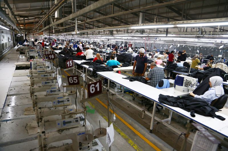 Turkey's unemployment rate dips to 8.4% in January