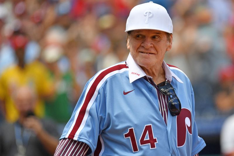 Trump says he will pardon baseball great Pete Rose