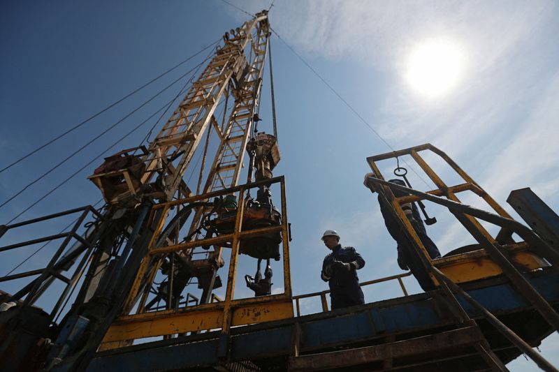 Iraq invites global oil firms for talks on Kurdistan contracts