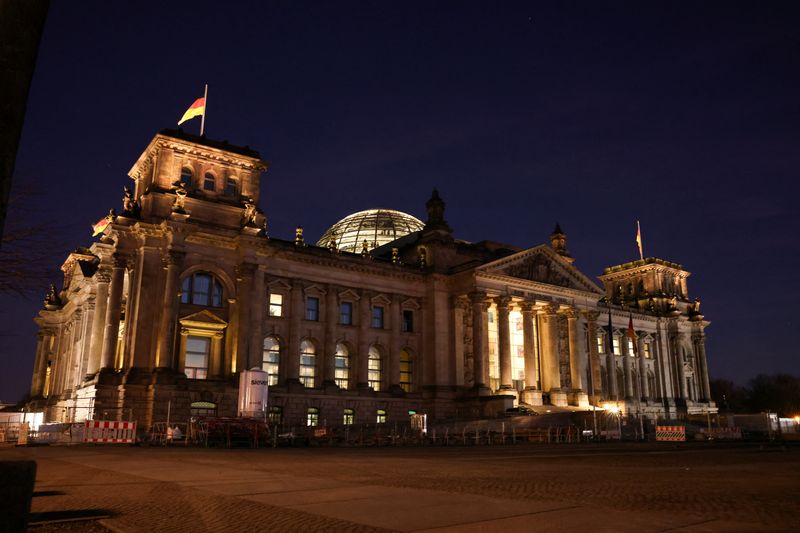 German lawmakers set timetable in race for borrowing bonanza