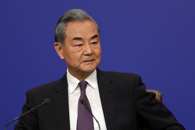 'Major powers should not bully the weak', China foreign minister says