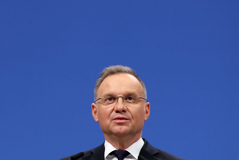 Poland considers constitutional rule on defence spending, army training for all men