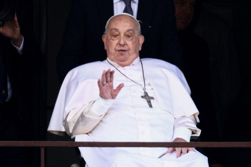 Doctor reveals just how close Pope Francis came to dying