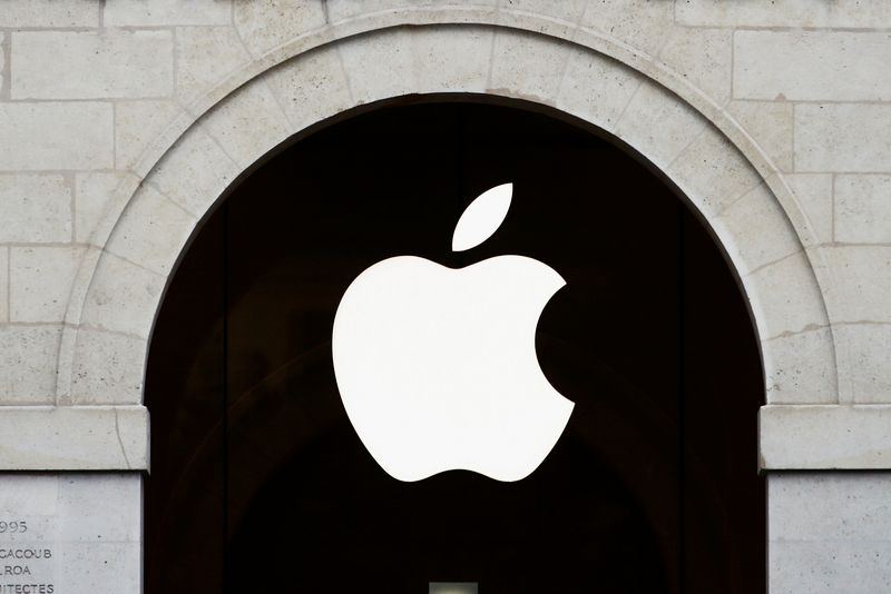 Exclusive-EU set to close investigation into Apple's browser options, sources say