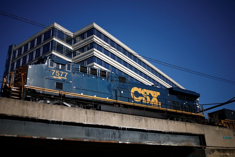 Railroad operator CSX reaches five-year agreement with signalmen union