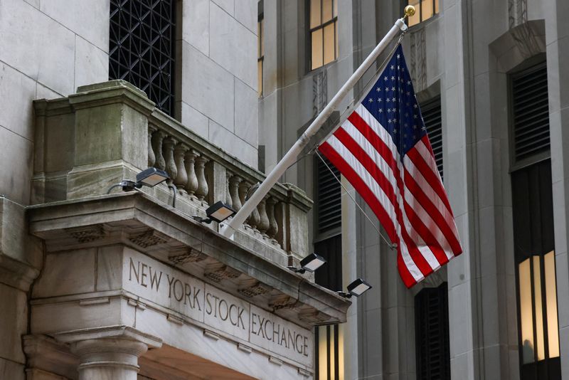 Wall St falls as Trump tariff uncertainty prevails
