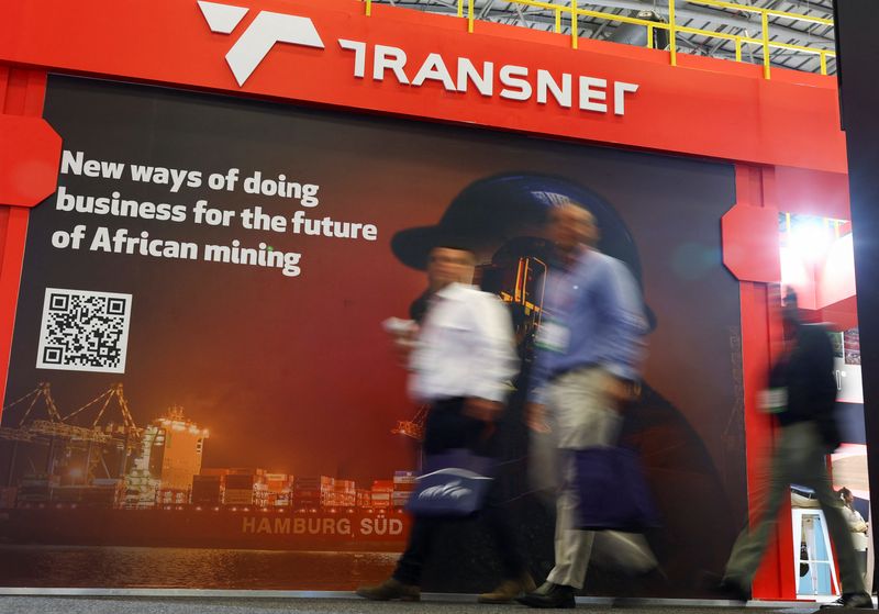 Transnet's major union rejects wage deal agreed by rival