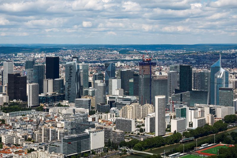 Euro zone lending growth accelerates further, ECB data shows