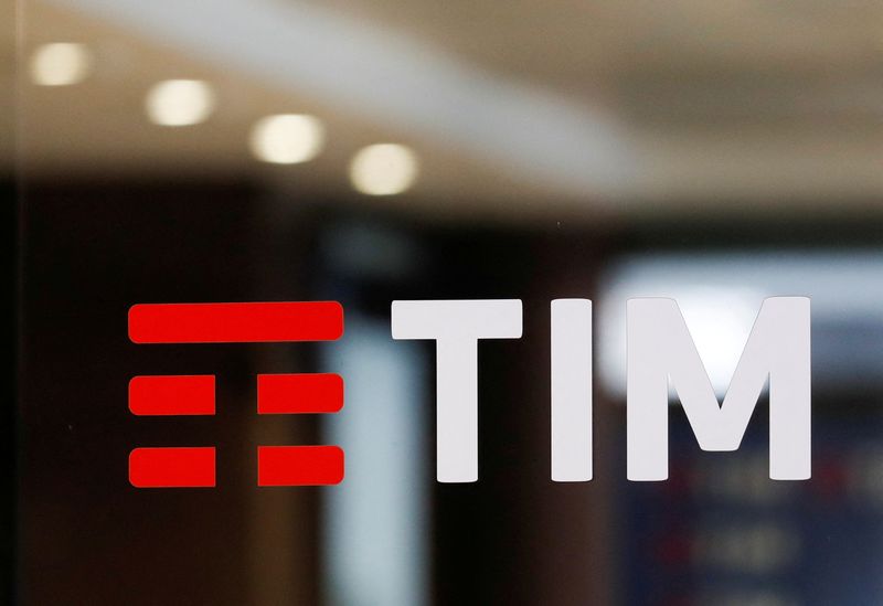 Poste agrees broad terms to buy most of Vivendi's Telecom Italia stake, sources say