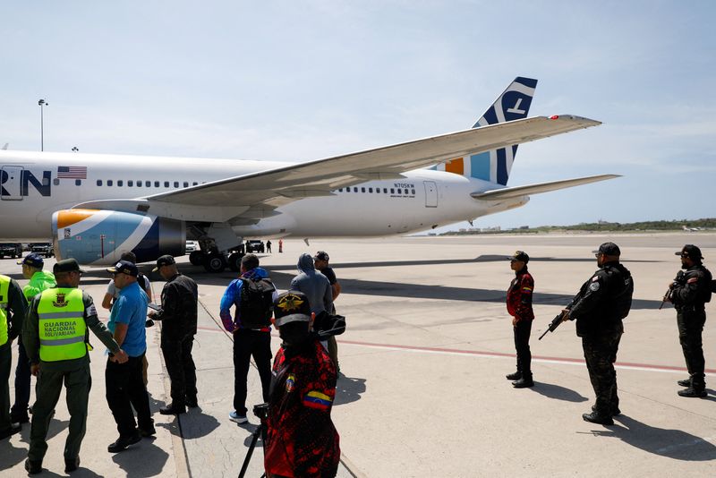 US deports more alleged gang members to El Salvador