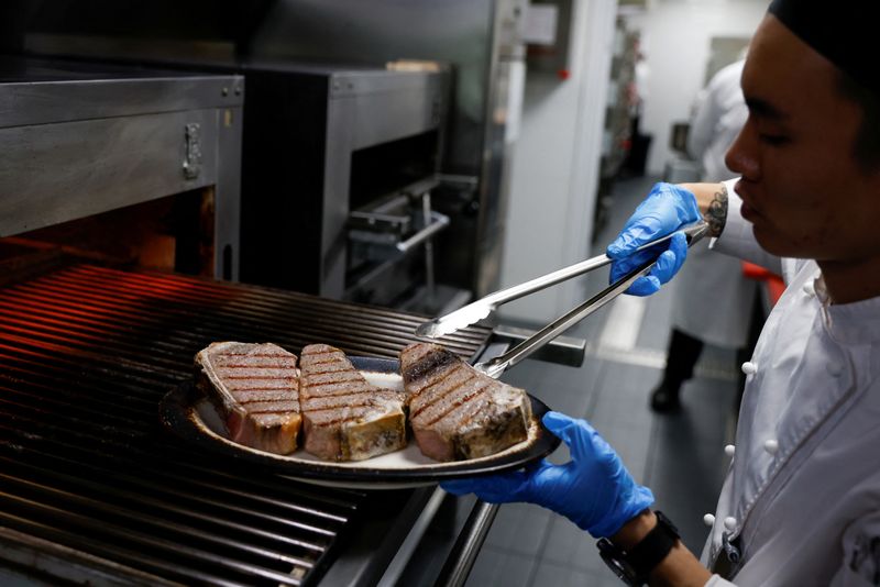 China pledges fair ruling in beef tariff investigation