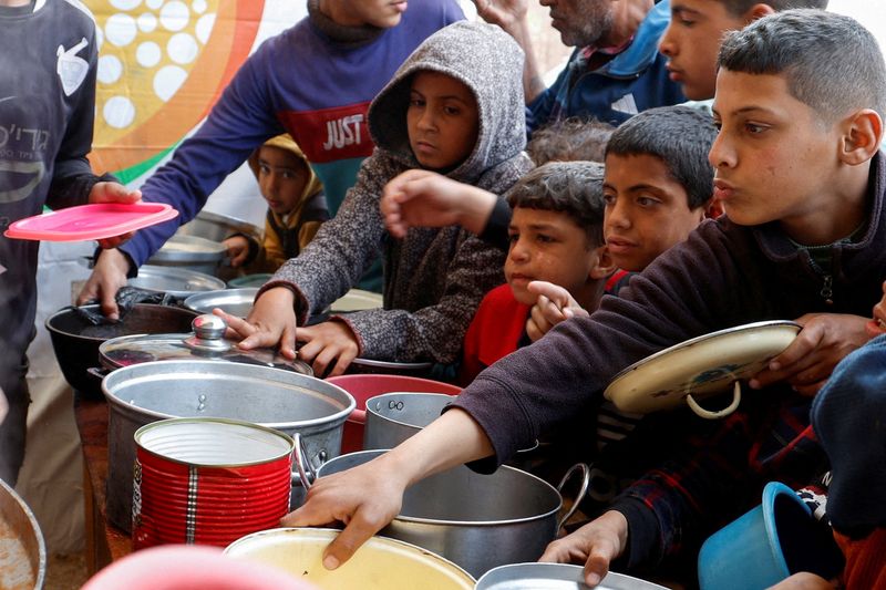 Israel says plenty of food in Gaza, UN says that's ridiculous