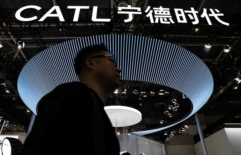 China's CATL, Sinopec plan to build 10,000 battery swap stations