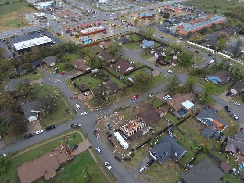 Warning of 'generational' floods as storms hit US Midwest and South