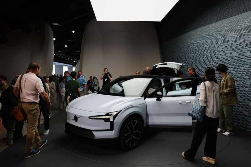 Volvo to boost Mexico plant investment to $1 billion, minister says