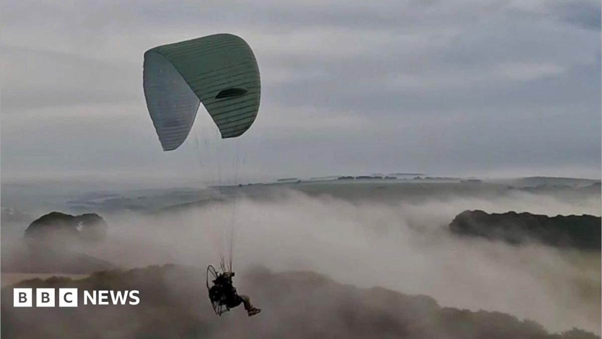 UK soldiers could get paragliders to drop behind enemy lines