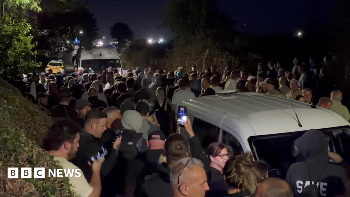 Watch: Anti-migrant protesters block roads in Portsmouth