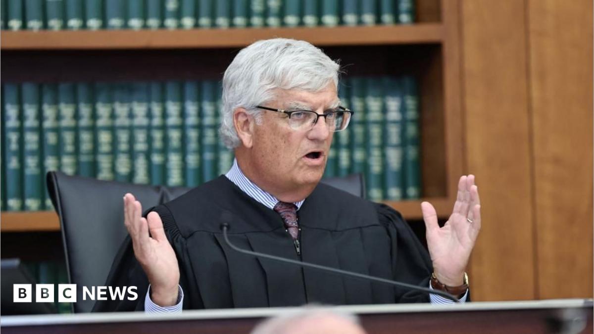 What happens if a mistrial is declared in Lindsay Clancy case?