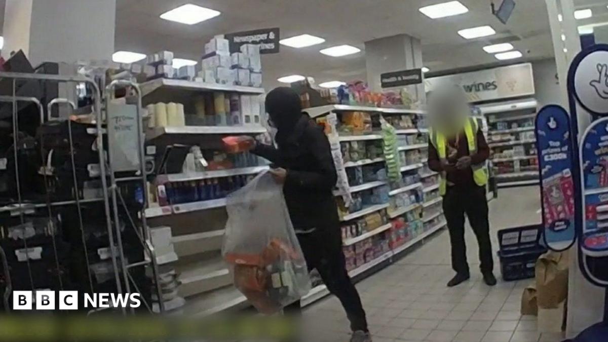 Prolific shoplifters behind more than 28,000 offences, BBC finds