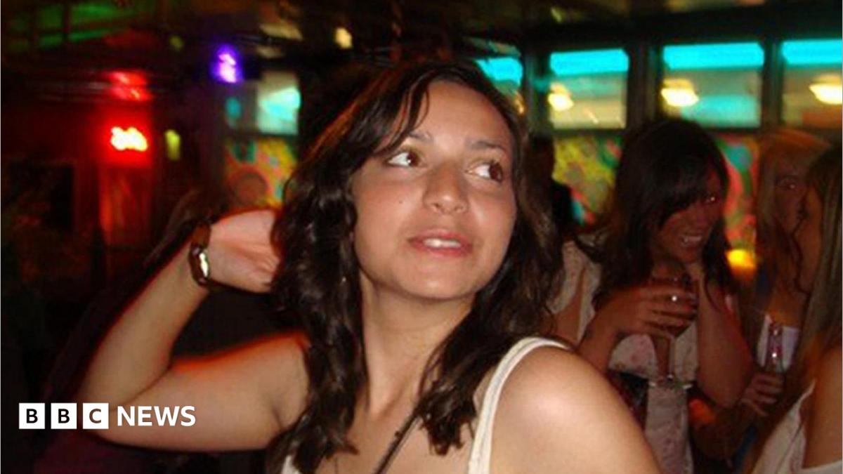 Meredith Kercher's sister criticises Amanda Knox's Edinburgh comedy show