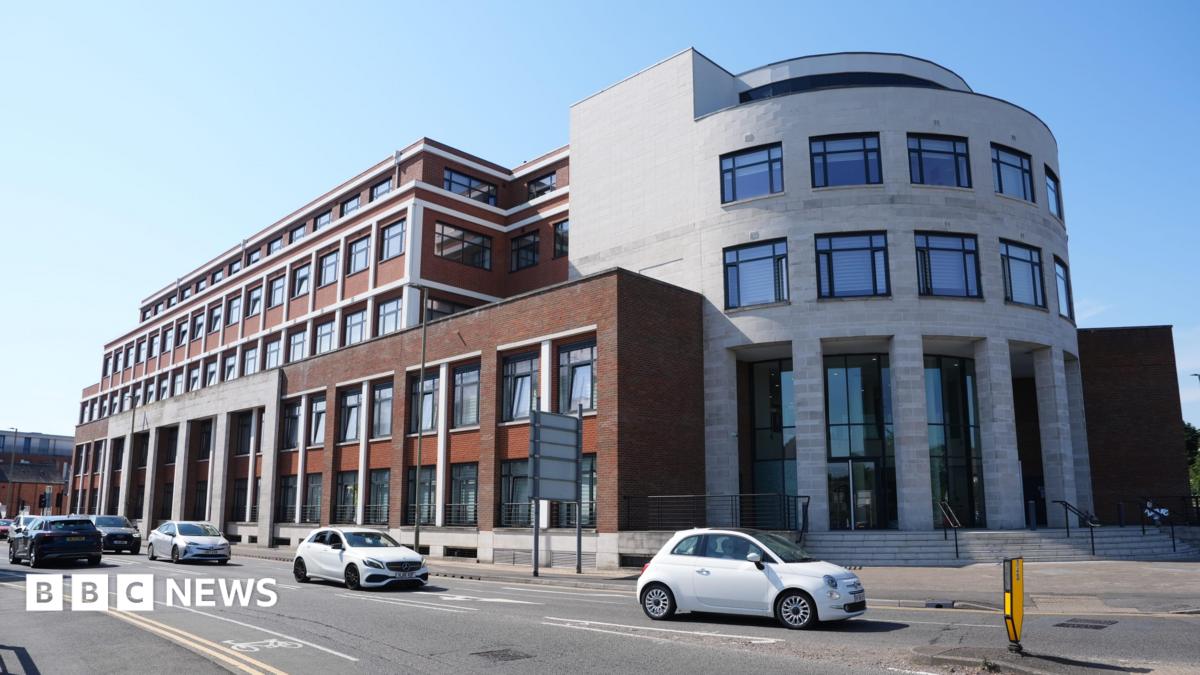 Murder suspect had leave to remain, say police