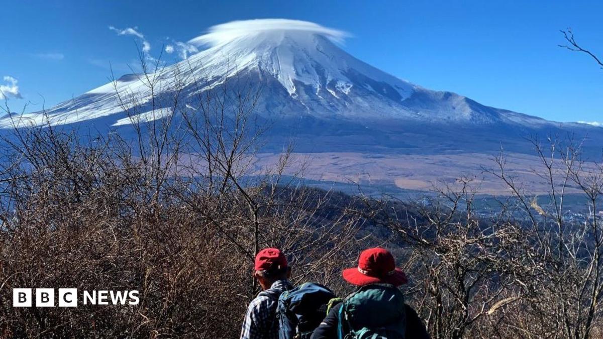 Japan to charge rescue fee on Mount Fuji during off season