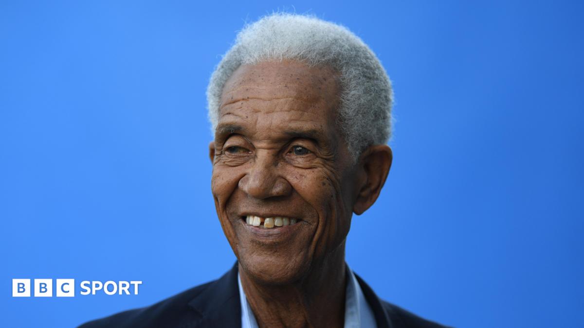 West Indies cricket legend Garfield Sobers dies aged 89