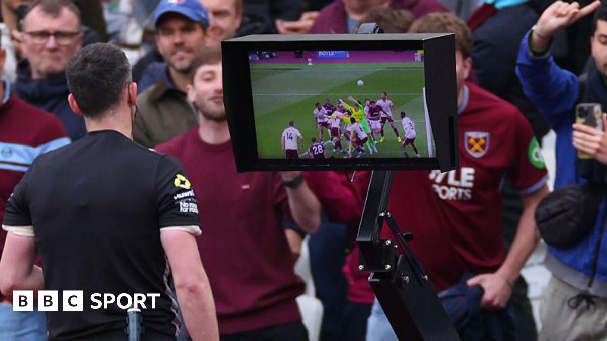 Refs' chief Webb confirms grappling consultation after disallowed West Ham goal