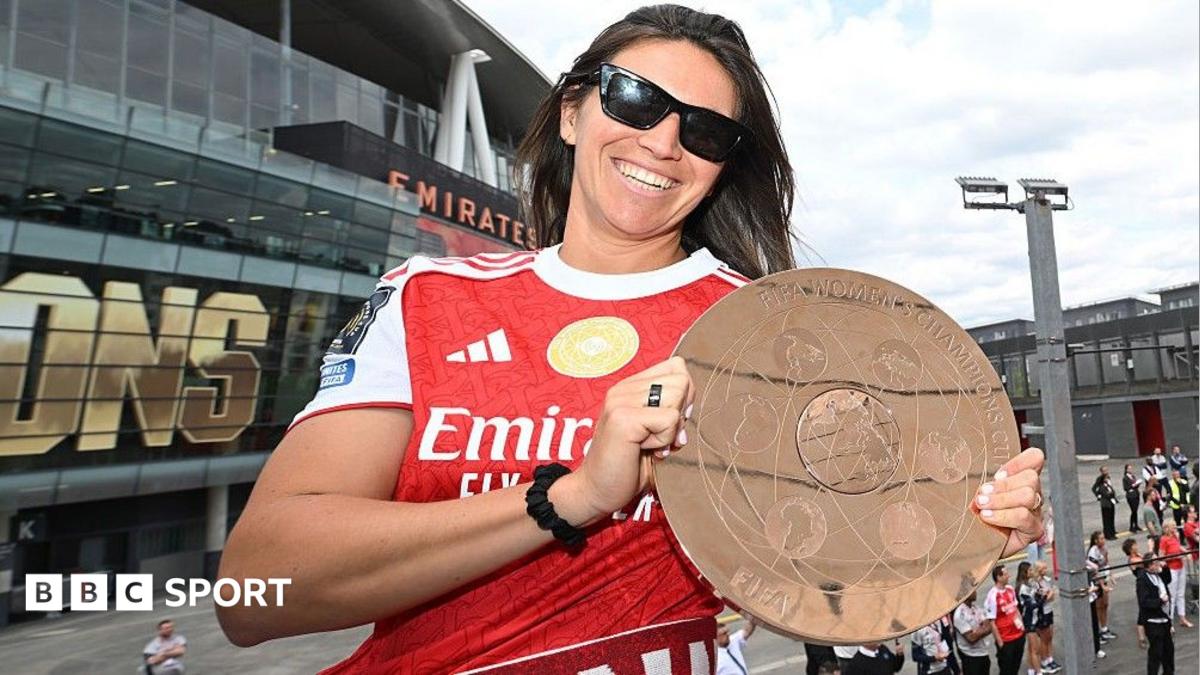 Caldentey embraces 'cool' pressure as Arsenal target Treble