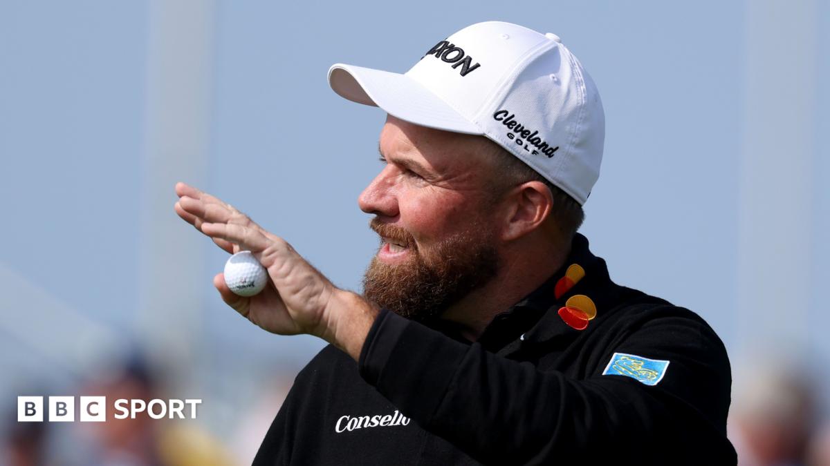 Brilliant Lowry surges clear as McIlroy struggles