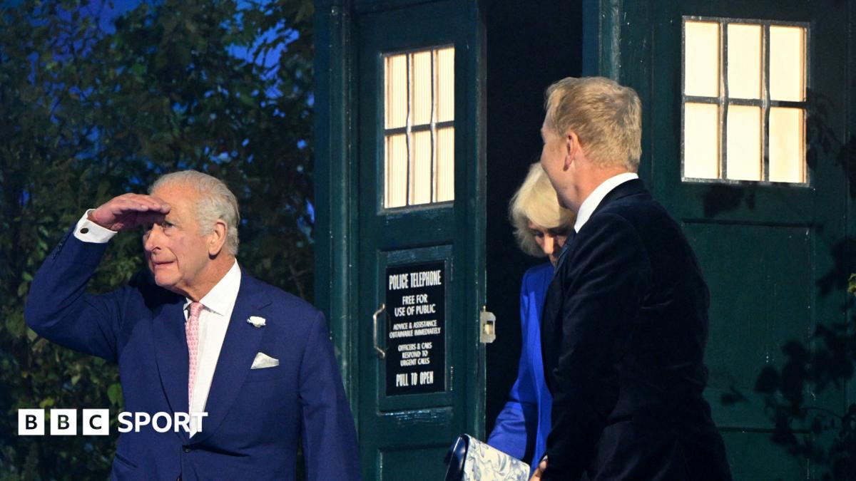 King's Tardis entrance as Commonwealth Games begin