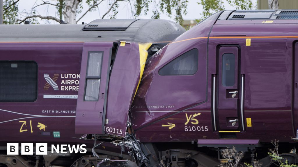 Ticket inspector 'a hero' during fatal train crash