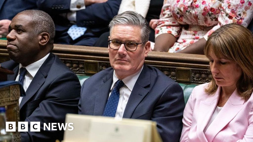 Starmer warns leadership contest would 'plunge us into chaos' in pleas to ministers and MPs