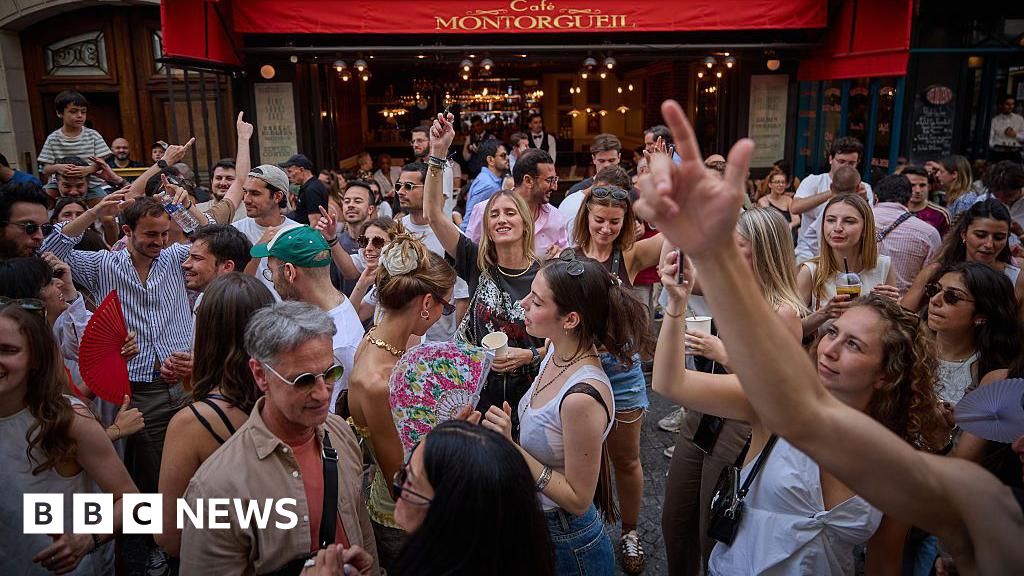 France bans alcohol consumption at music festival events under red headwave alert