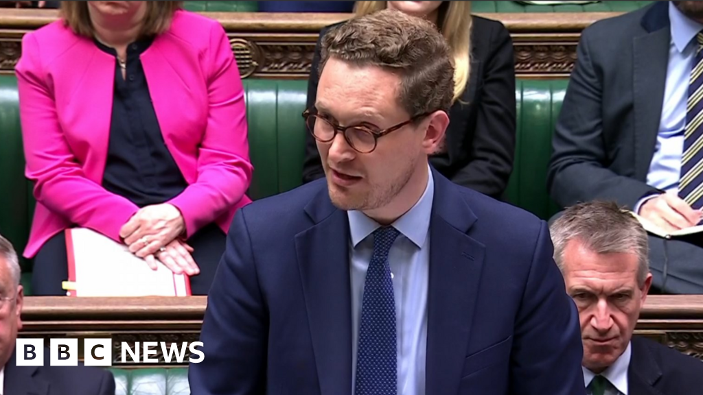 Missing Mandelson messages from minister Darren Jones revealed