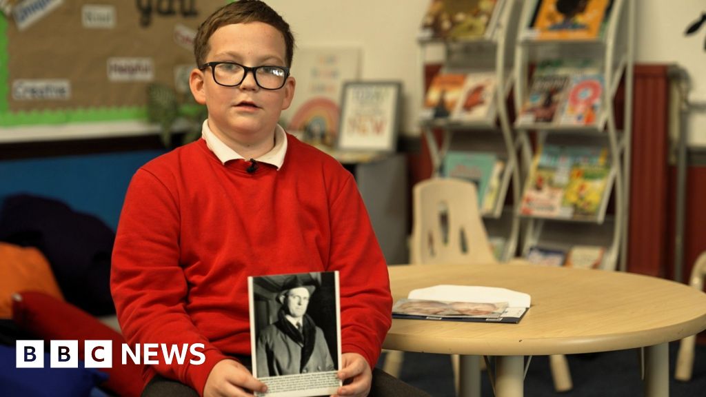 'My great-grandad saved your life' - Aberfan survivor left stunned on school visit