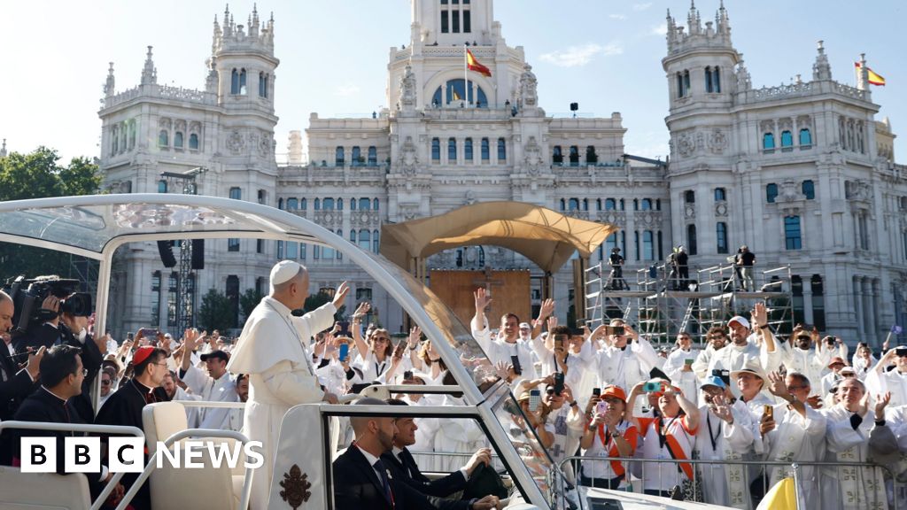 Huge crowds throng Madrid streets for Pope's open-air mass