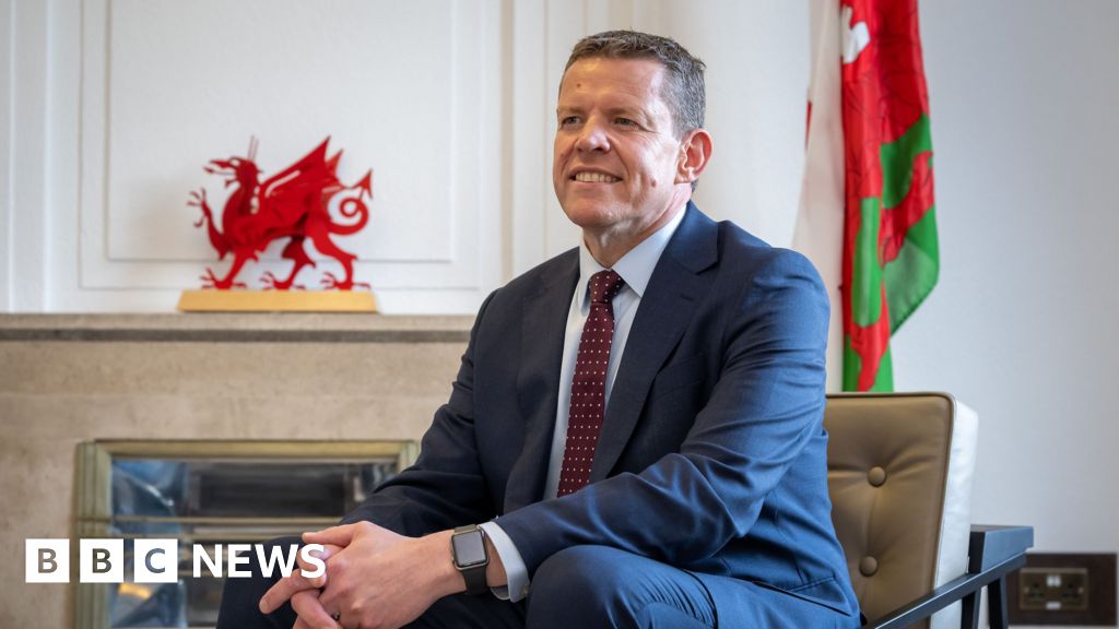 Plaid Cymru's Rhun ap Iorwerth to unveil ministers for new Welsh government